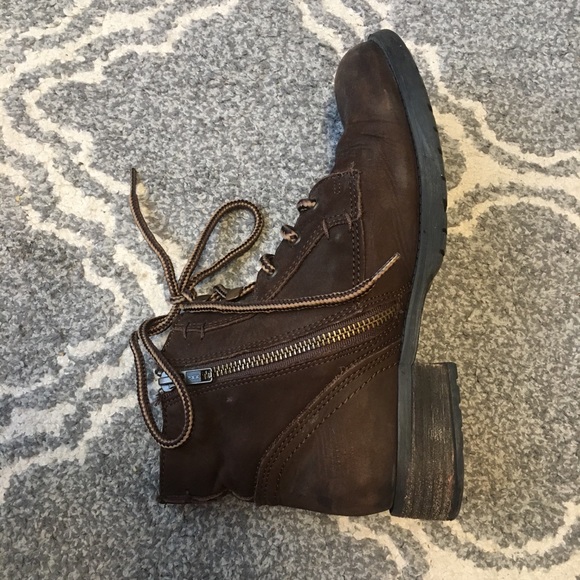 Steven Madden Combat/Hiking style lace up boots - Picture 3 of 7